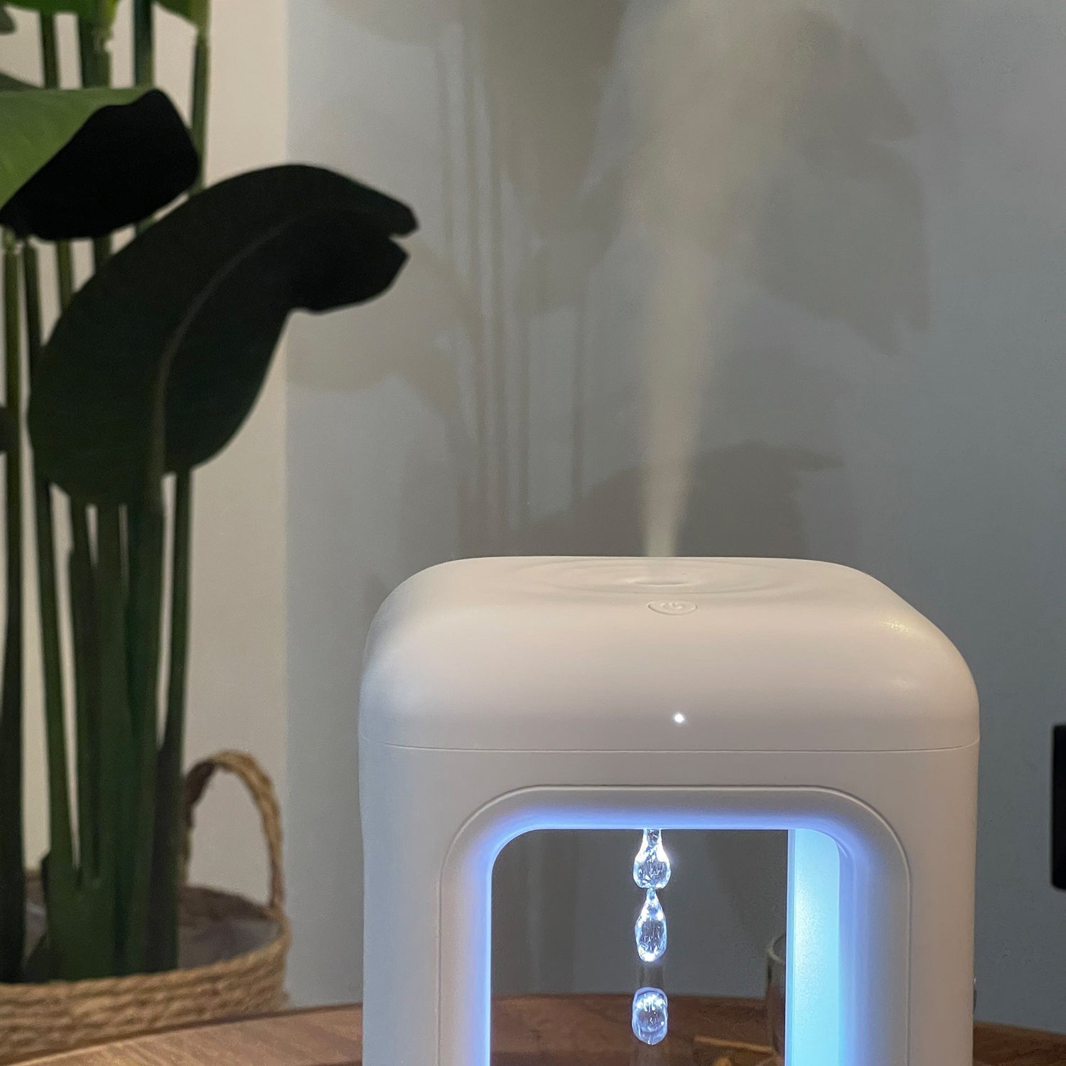 Ultrasonic Humidifier with Antigravity Effect-Gadget Palace