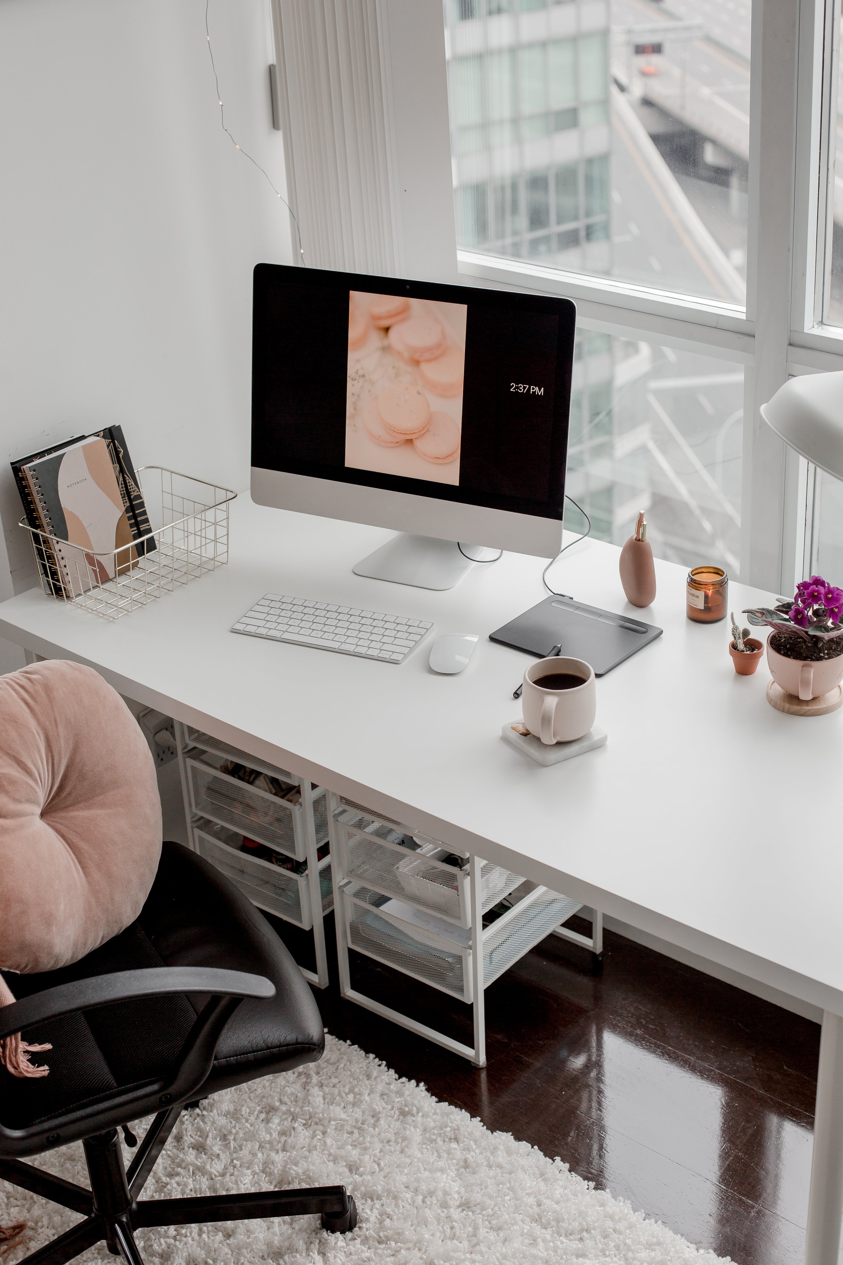 blush-pink-and-white-workspace-Gadget Palace